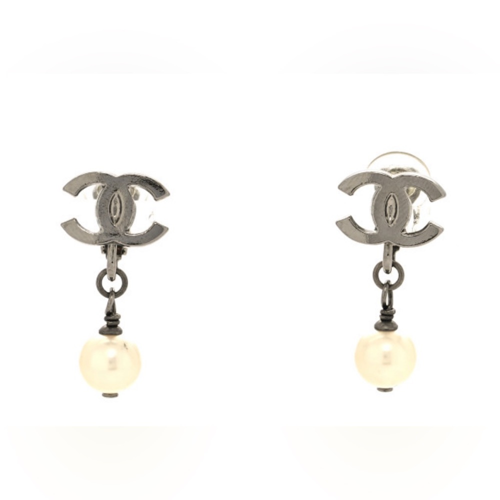 Chanel earrings pearl drop clip on